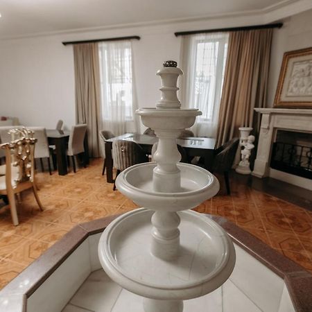 יירבאן Castle Family Hotel מראה חיצוני תמונה