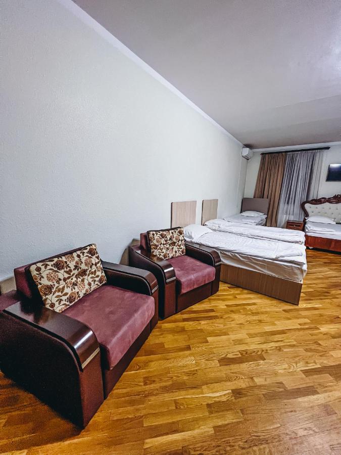 יירבאן Castle Family Hotel מראה חיצוני תמונה