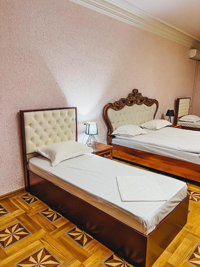 יירבאן Castle Family Hotel מראה חיצוני תמונה