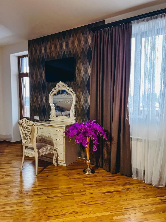 יירבאן Castle Family Hotel מראה חיצוני תמונה