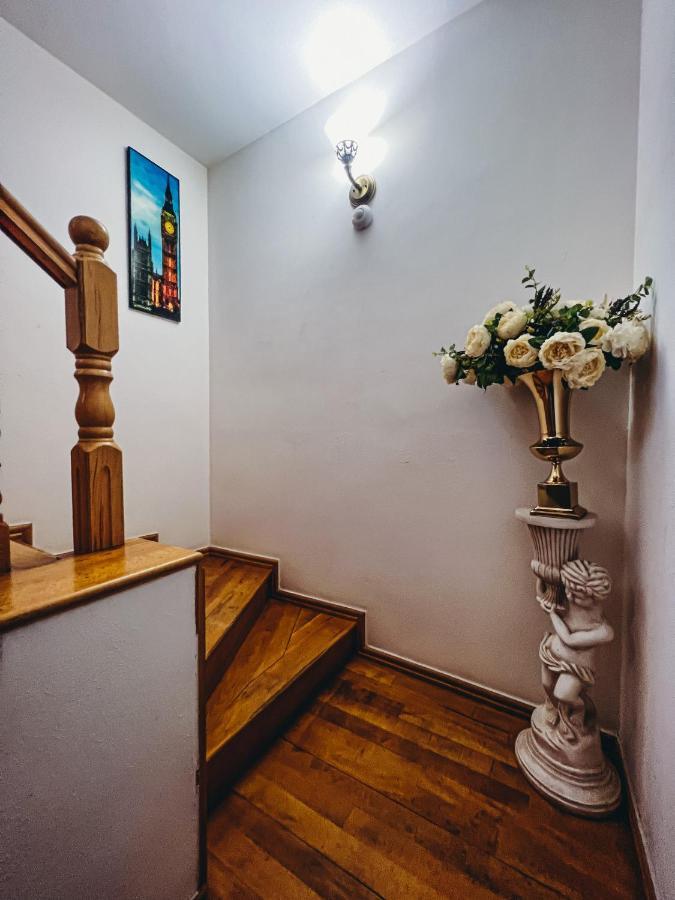 יירבאן Castle Family Hotel מראה חיצוני תמונה