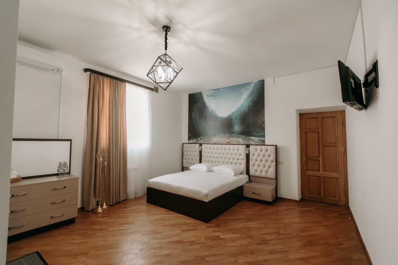יירבאן Castle Family Hotel מראה חיצוני תמונה
