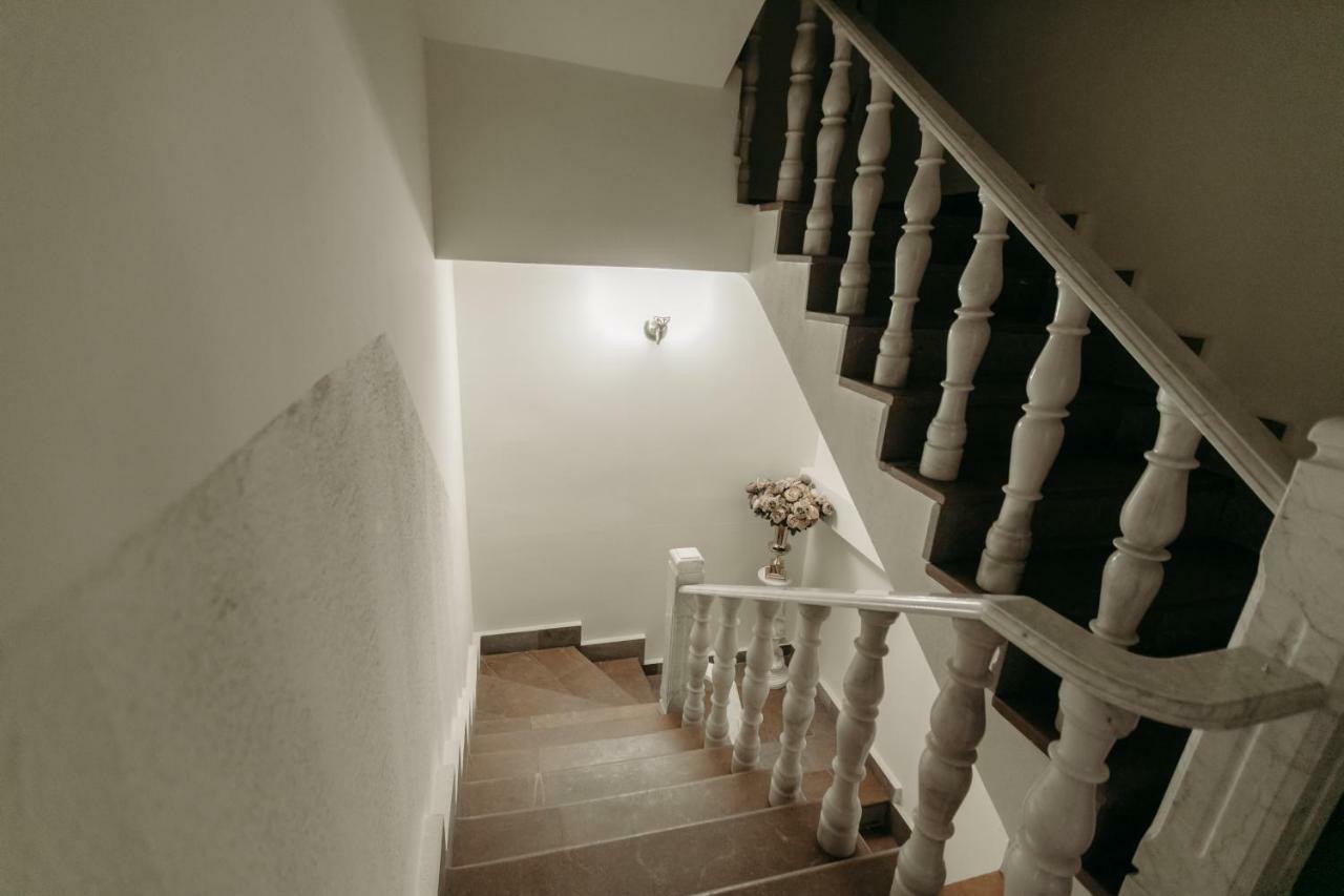 יירבאן Castle Family Hotel מראה חיצוני תמונה