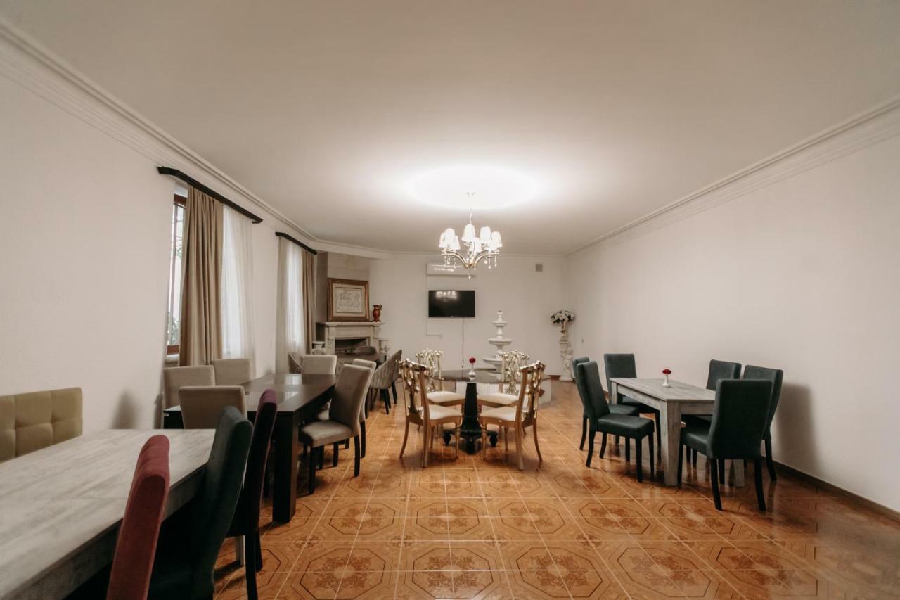 יירבאן Castle Family Hotel מראה חיצוני תמונה