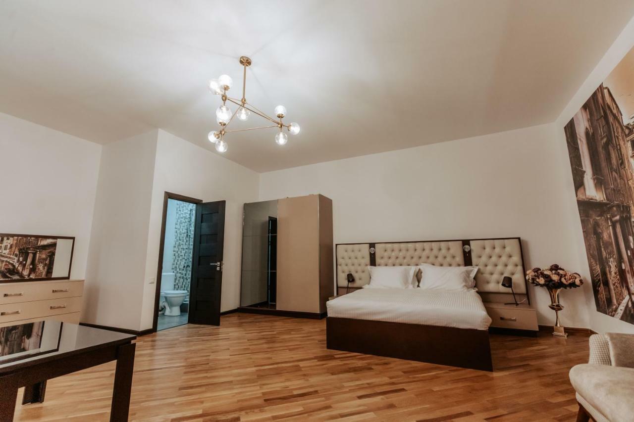 יירבאן Castle Family Hotel מראה חיצוני תמונה