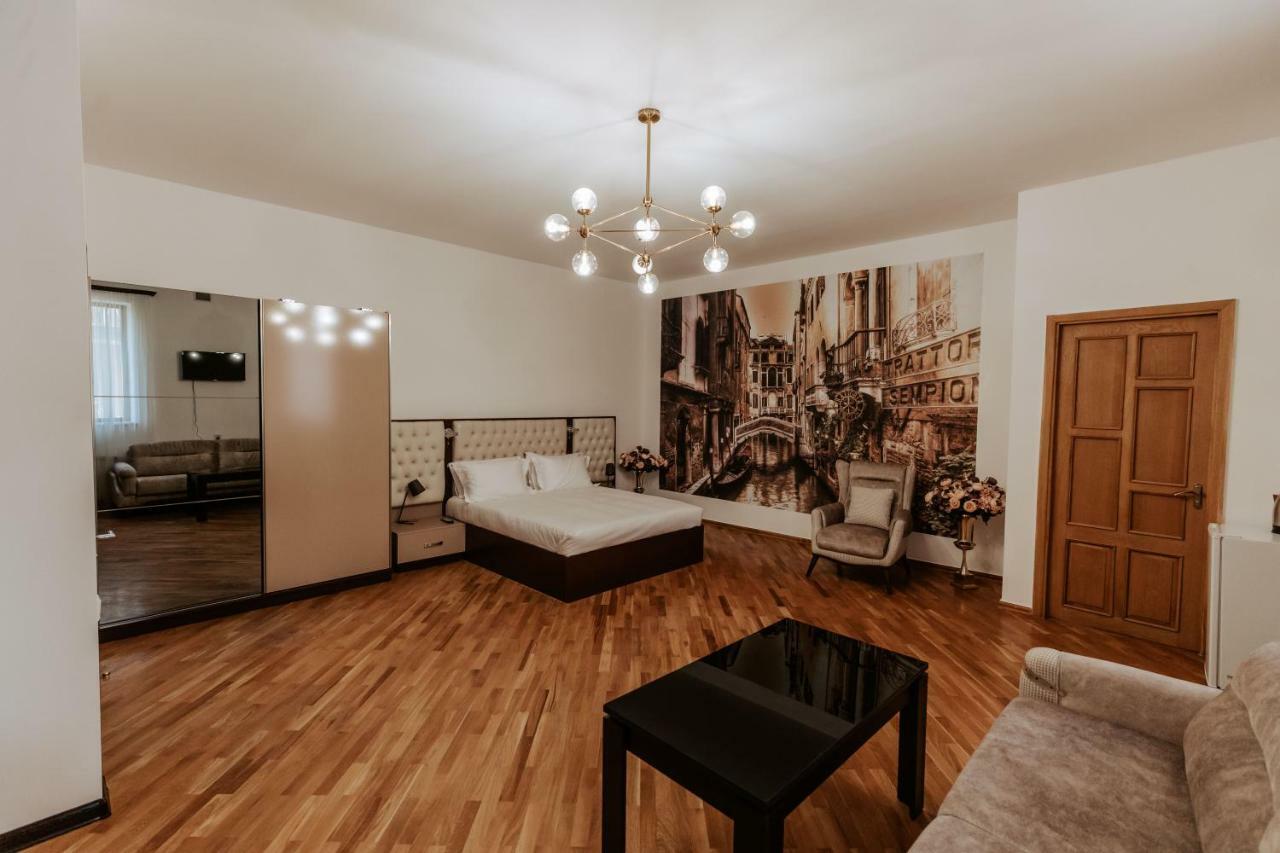 יירבאן Castle Family Hotel מראה חיצוני תמונה