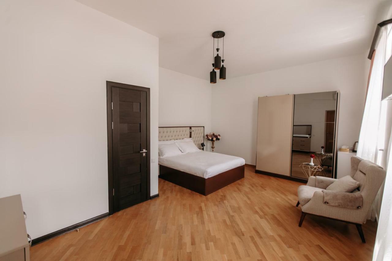 יירבאן Castle Family Hotel מראה חיצוני תמונה