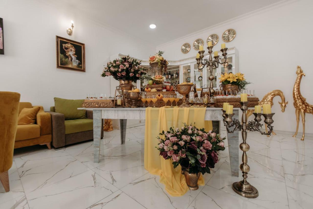 יירבאן Castle Family Hotel מראה חיצוני תמונה
