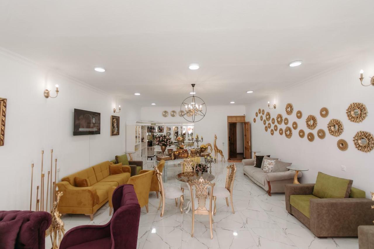 יירבאן Castle Family Hotel מראה חיצוני תמונה