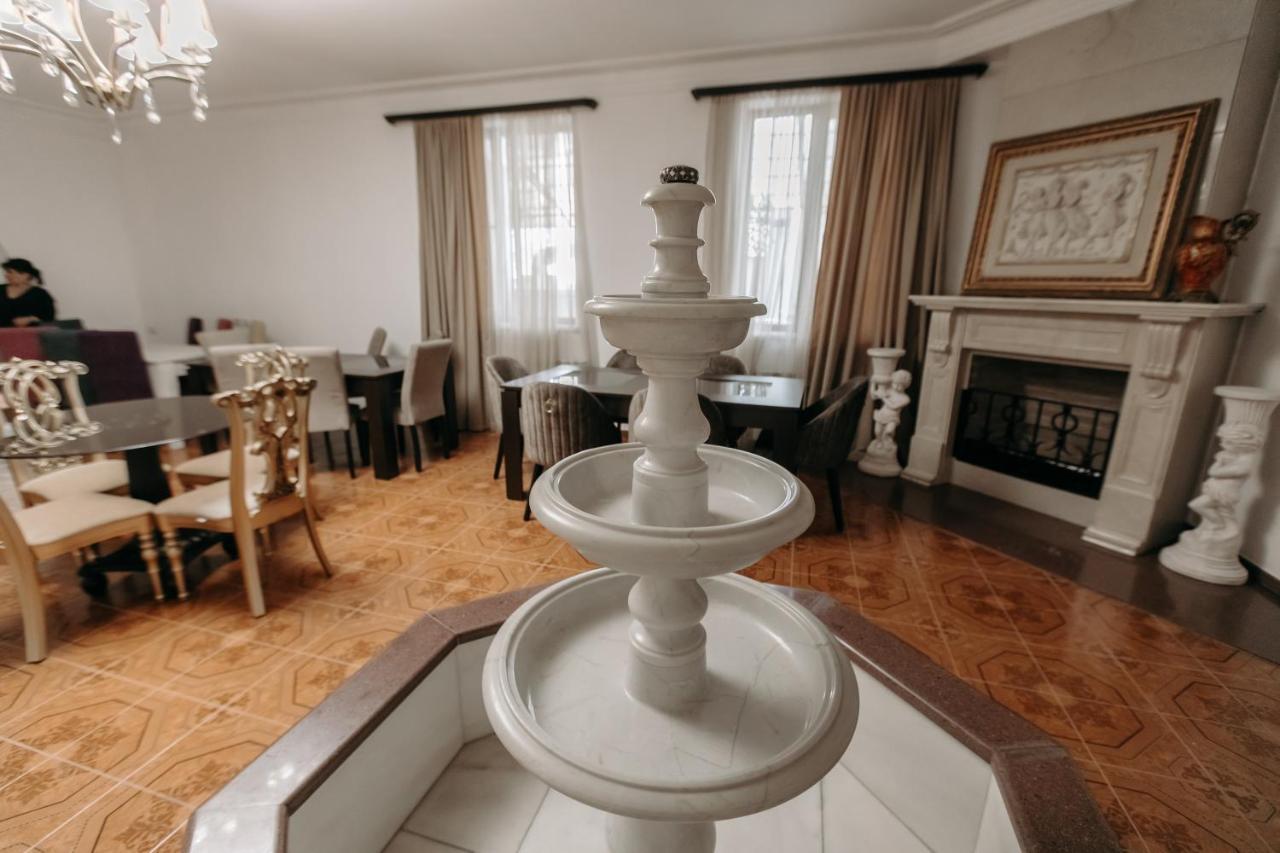 יירבאן Castle Family Hotel מראה חיצוני תמונה